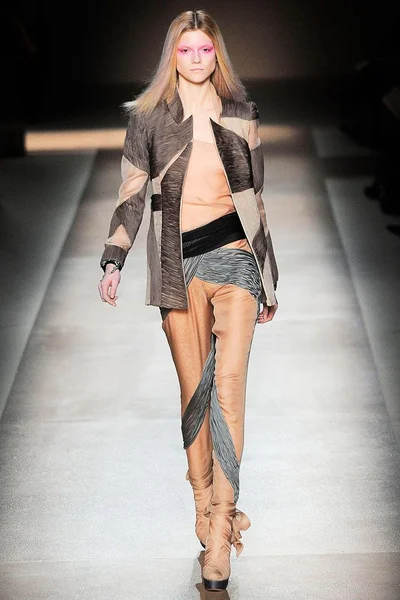 Look 29